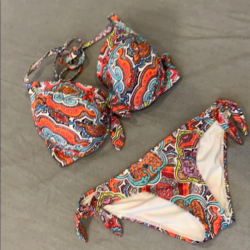 VS swim paisley bikini 32DD XS